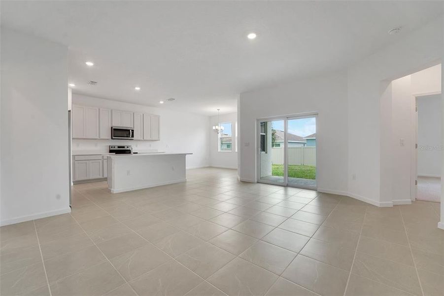 Spacious, unfurnished interior of a new home in Cypress Park Estates, Haines City (Image 21).
