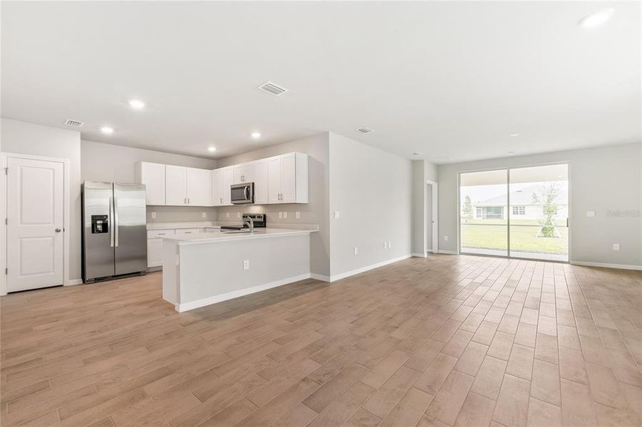 Spacious, unfurnished interior of a new home in Heritage Lake Park, Punta Gorda (Image 13). Spacious, unfurnished interior of a new home in Heritage Lake Park, Punta Gorda (Image 13).