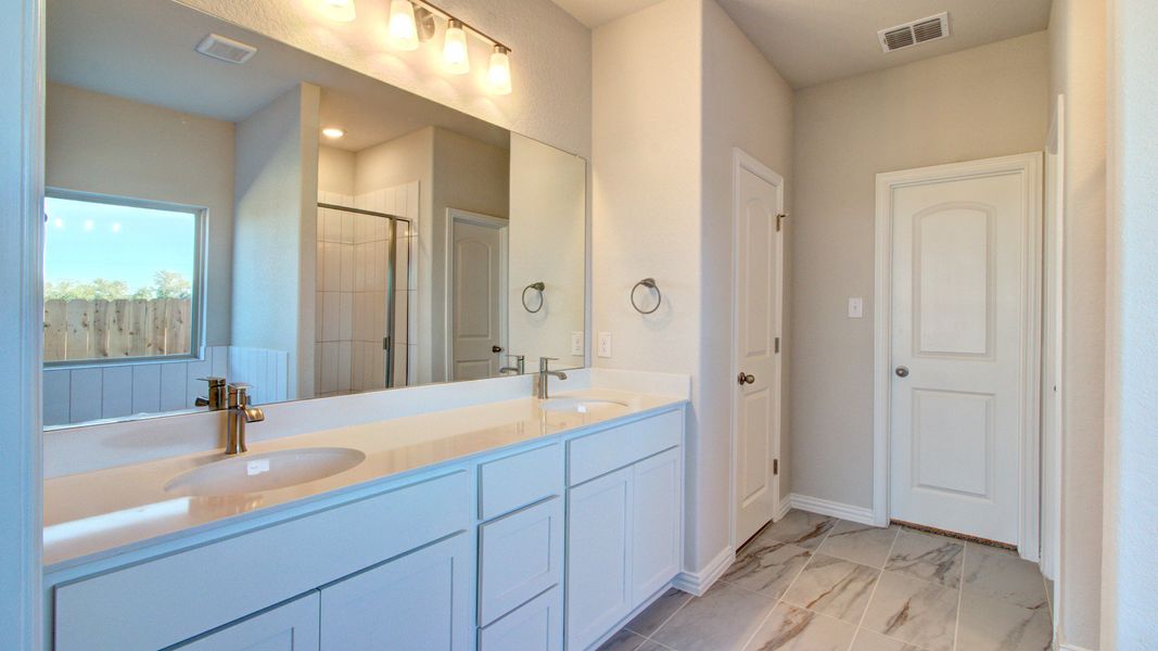 Furnished interior view inside a new home in Sunflower Ridge, New Braunfels (Image 19).