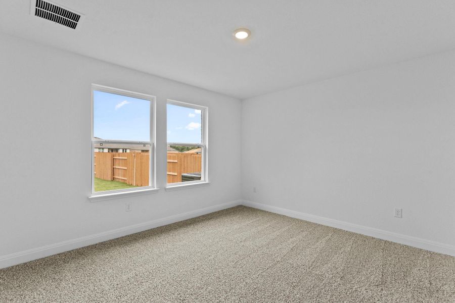 Spacious, unfurnished interior of a new home in Riverview, Georgetown (Image 33).