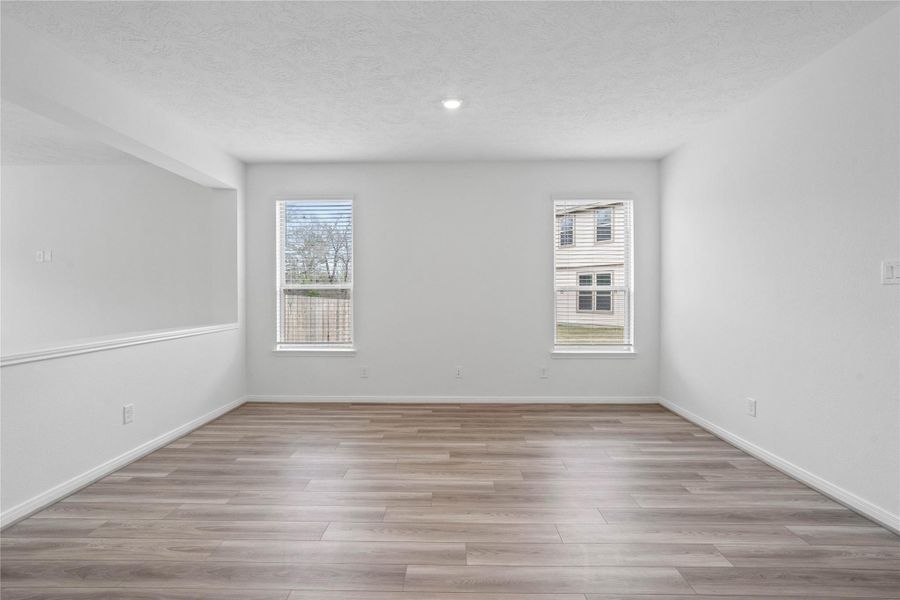 The Flex Room offers a versatile space that seamlessly expands your living options—perfect for a formal dining or living, home office, playroom, media space, or whatever suits your lifestyle.