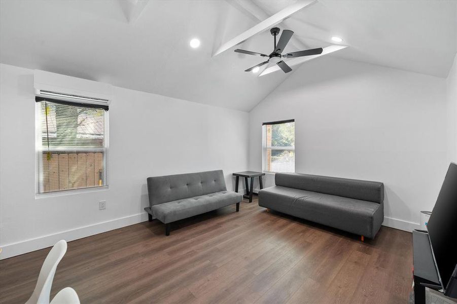 Spacious, unfurnished interior of a new home in , Mexia (Image 13).