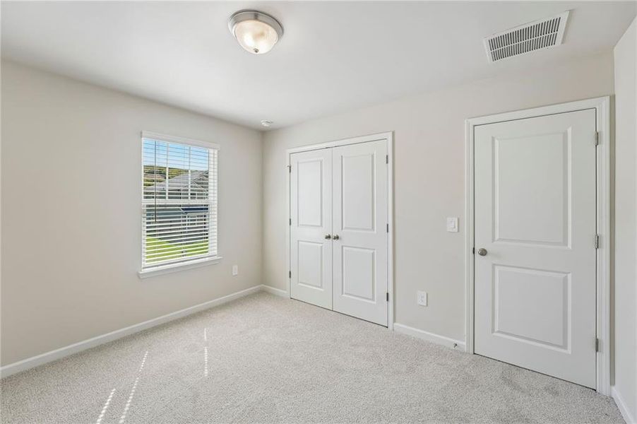 Spacious, unfurnished interior of a new home in Ivey Township, Dallas (Image 35).