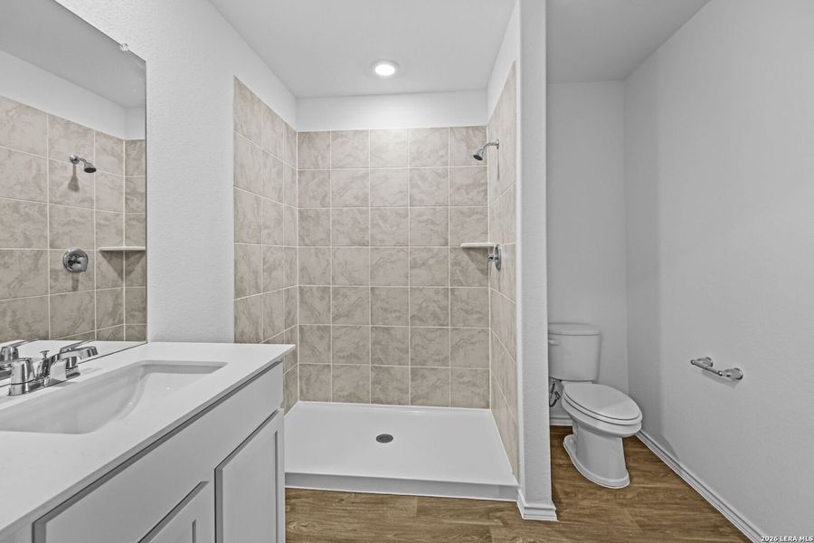 Furnished interior view inside a new home in Avenida, Converse (Image 4).