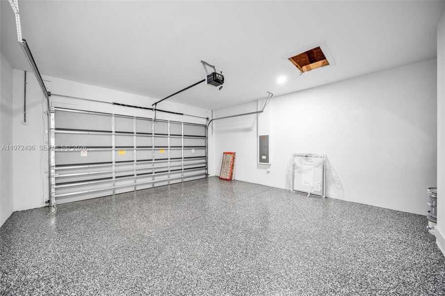 Spacious, unfurnished interior of a new home in , Lehigh Acres (Image 18).