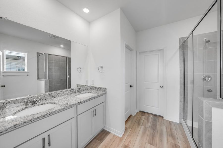 Furnished interior view inside a new home in Longview 40s, Del Valle (Image 5).