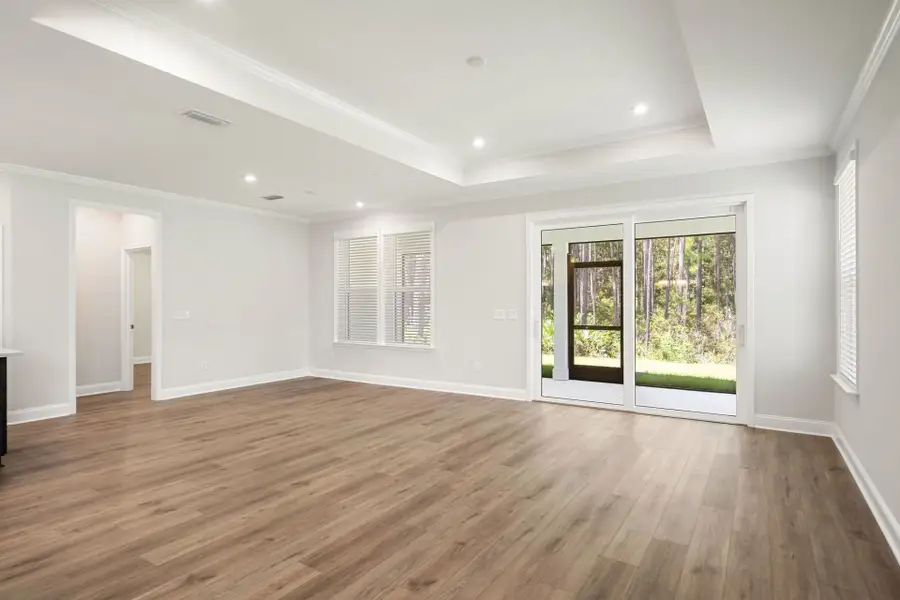 Spacious, unfurnished interior of a new home in Waterways, Richmond Hill (Image 25).