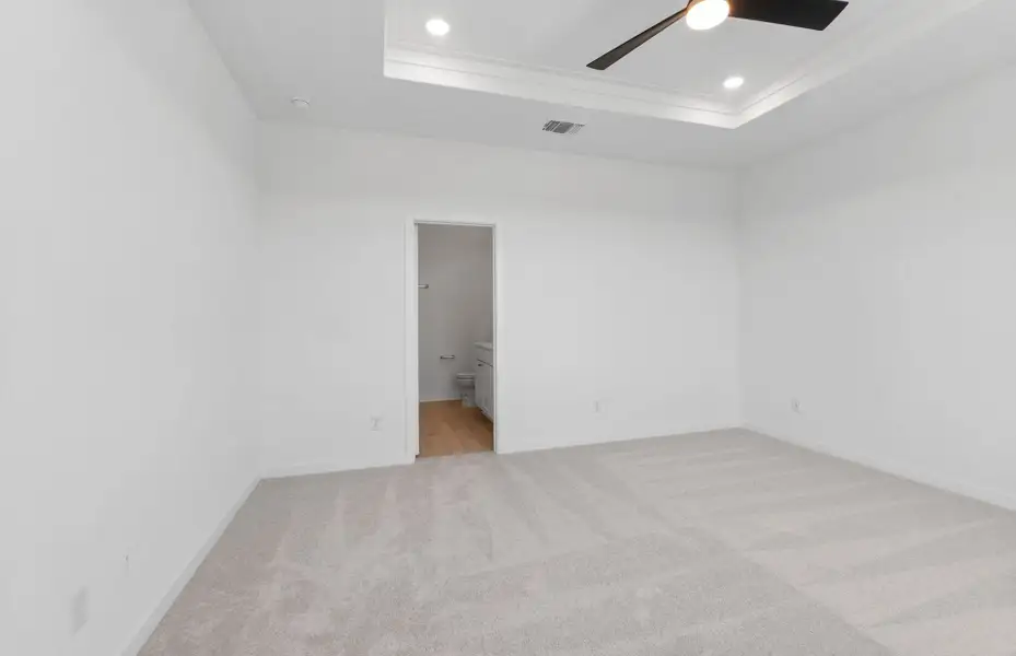 Spacious, unfurnished interior of a new home in County View, Temple (Image 13).
