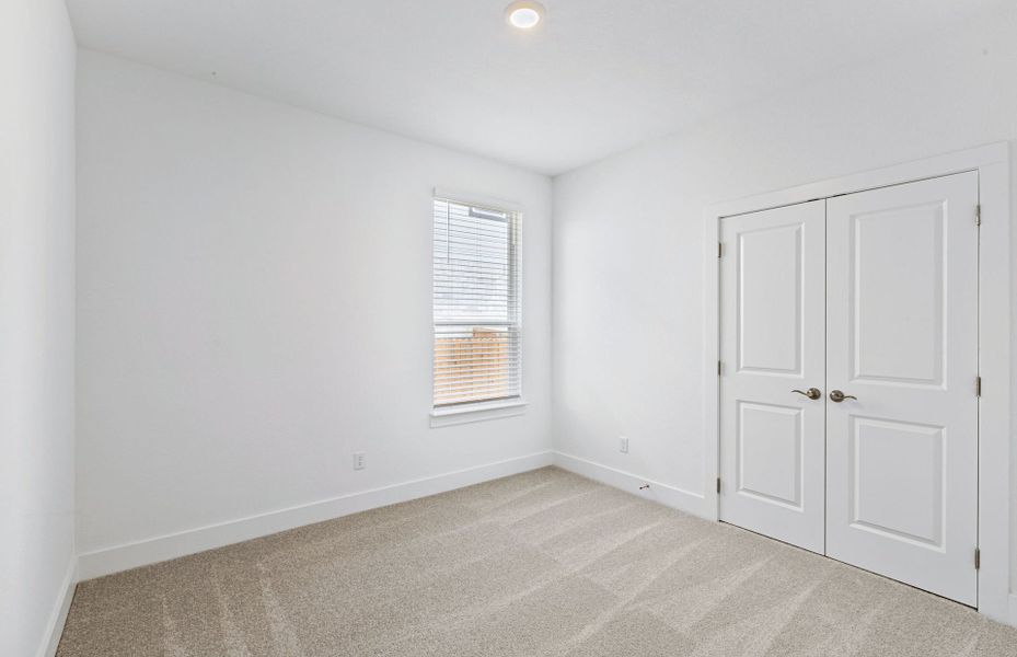 Spacious, unfurnished interior of a new home in Crosswinds, Kyle (Image 23).