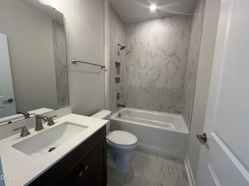 307 guest bathrm 307 guest bathrm