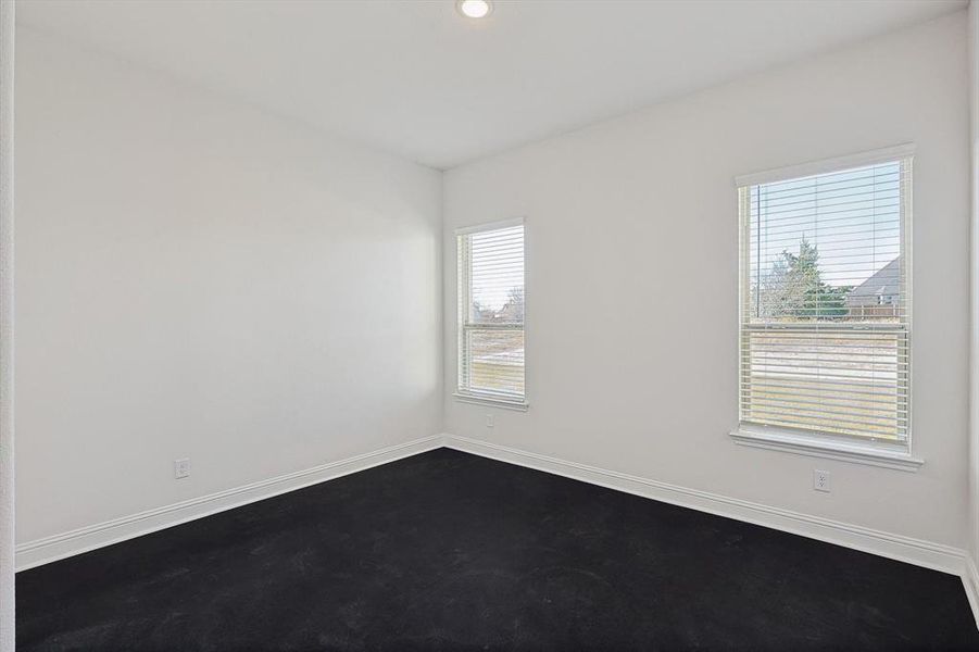 Spacious, unfurnished interior of a new home in Oak Creek Ranch, Midlothian (Image 21).