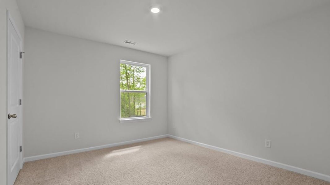 Spacious, unfurnished interior of a new home in Blair Ridge, La Grange (Image 29).