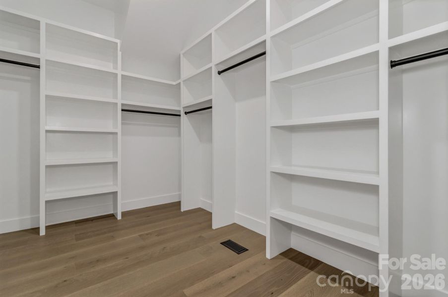 Image 44 of a home in .