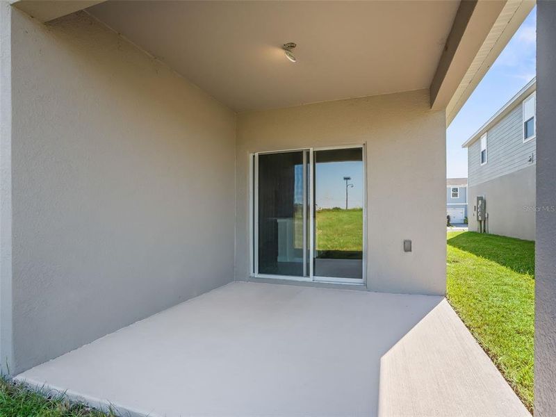 Exterior details and patio area of a home in , Lady Lake (Image 34).