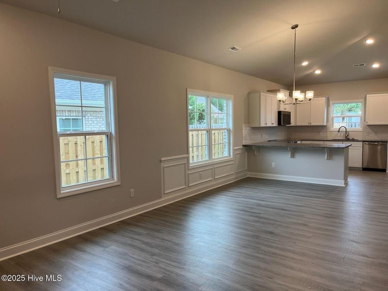 Spacious, unfurnished interior of a new home in Palmetto Creek, Bolivia (Image 14).