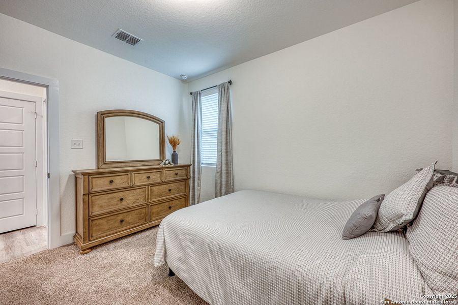 Furnished interior view inside a new home in Hunters Ranch, San Antonio (Image 16). Furnished interior view inside a new home in Hunters Ranch, San Antonio (Image 16).