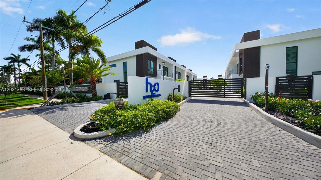 Image 98 of a home in .