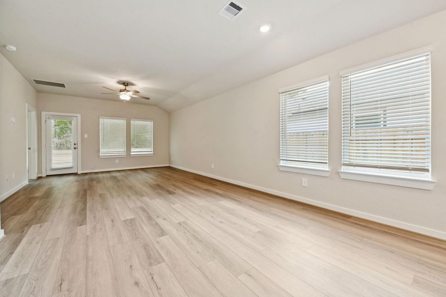 Spacious, unfurnished interior of a new home in Landing Meadows - Traditional Series, New Caney (Image 16).