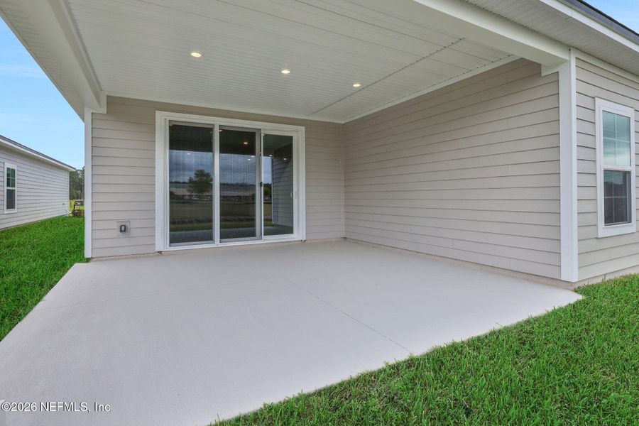 Exterior details and patio area of a home in Amberly, Green Cove Springs (Image 24).