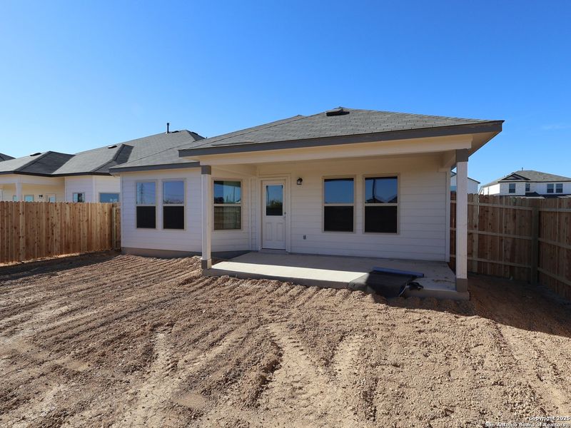 Exterior details and patio area of a home in Agave, San Antonio (Image 17).