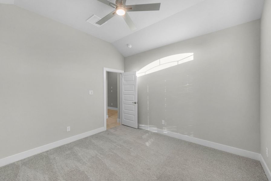 Spacious, unfurnished interior of a new home in Briarwood Crossing, Rosenberg (Image 26).
