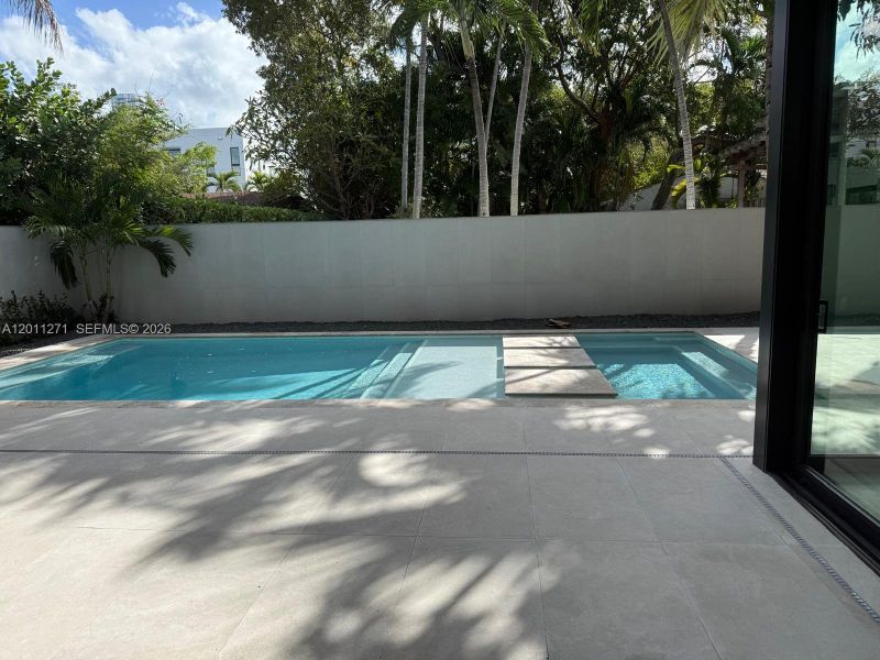 Exterior details and patio area of a home in , Miami (Image 27).