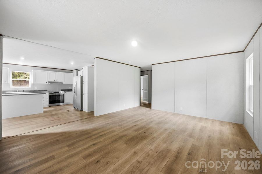 Spacious, unfurnished interior of a new home in , Kings Mountain (Image 15).