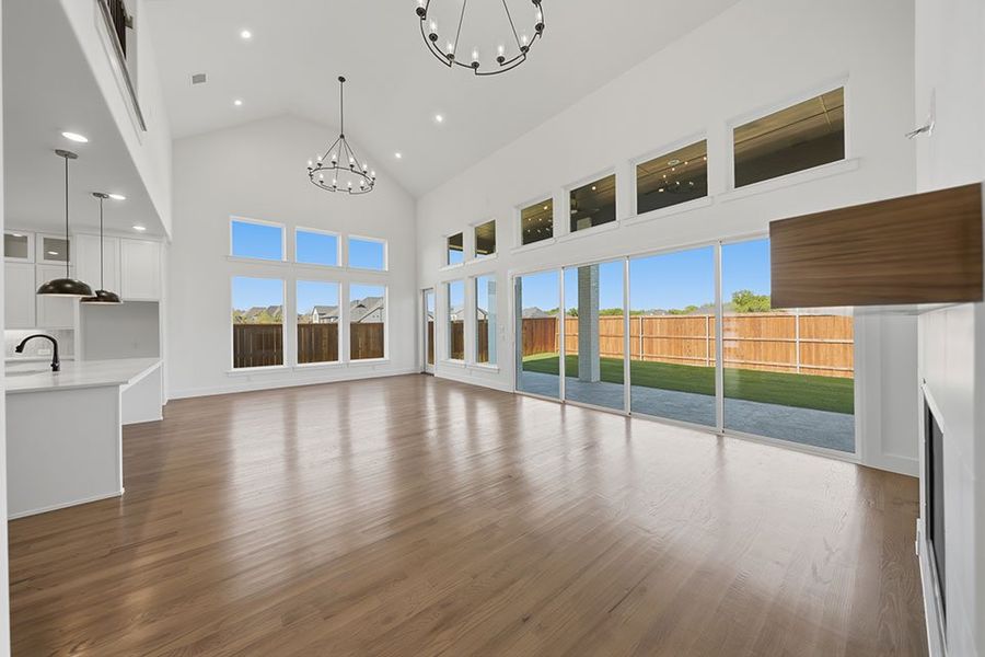 Spacious, unfurnished interior of a new home in Custer Ridge Estates, Allen (Image 30).