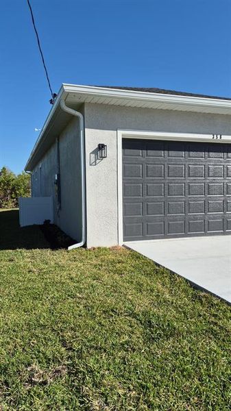 Exterior details and patio area of a home in , Rotonda West (Image 4).