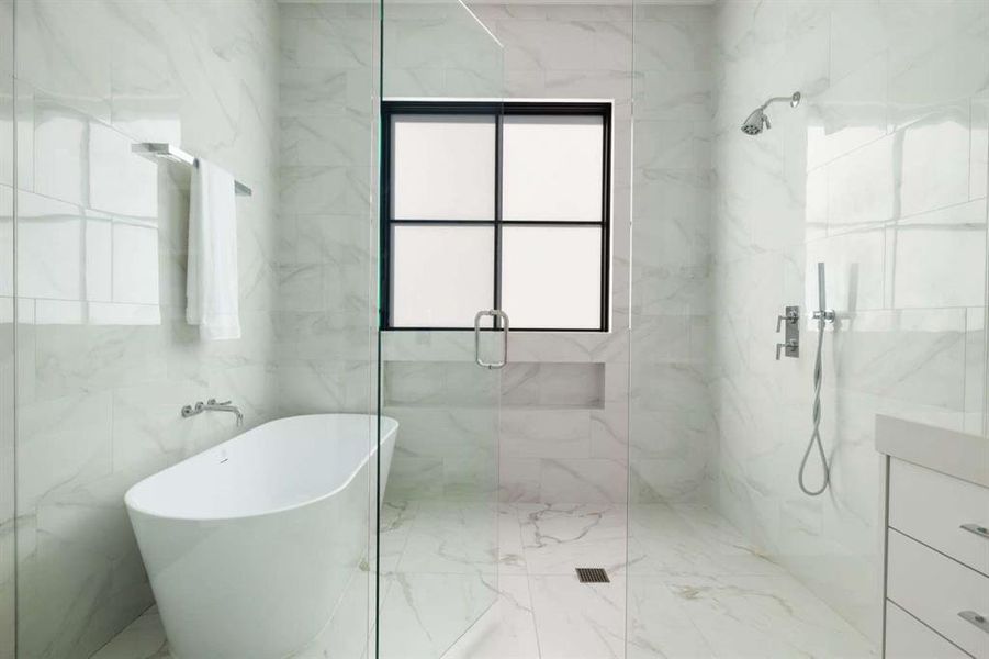 Furnished interior view inside a new home in , Dallas (Image 14).