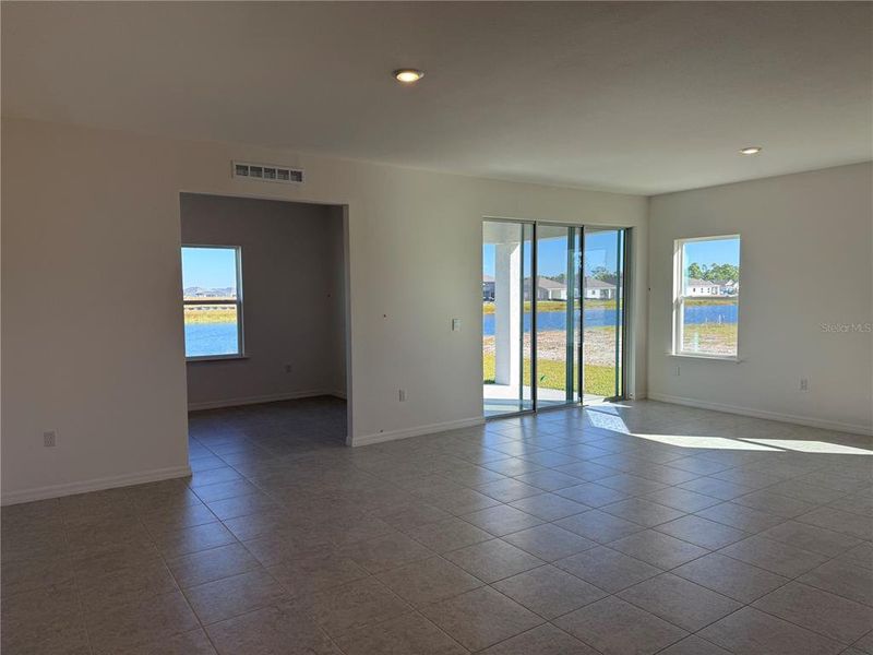 Spacious, unfurnished interior of a new home in Heritage Station, Punta Gorda (Image 17). Spacious, unfurnished interior of a new home in Heritage Station, Punta Gorda (Image 17).