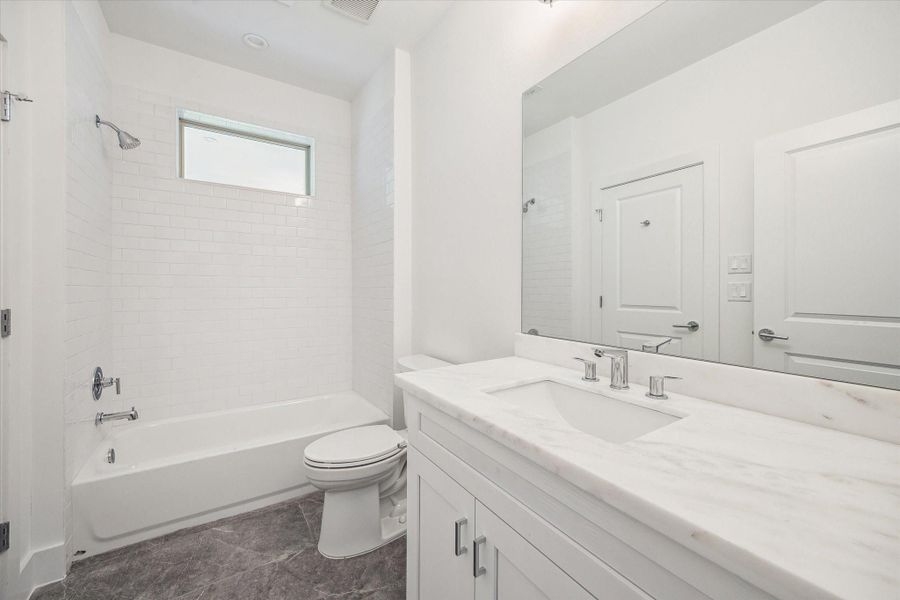 En Suite Bathroom for the Downstairs Bedroom. En Suite Bathroom for the Downstairs Bedroom.