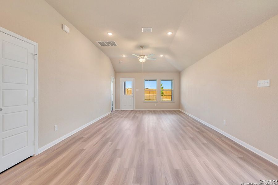 Spacious, unfurnished interior of a new home in Park Place, New Braunfels (Image 36).
