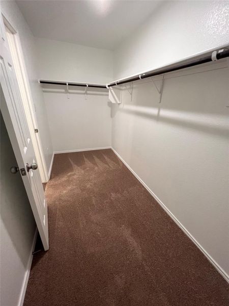 Spacious, unfurnished interior of a new home in , Leander (Image 12).