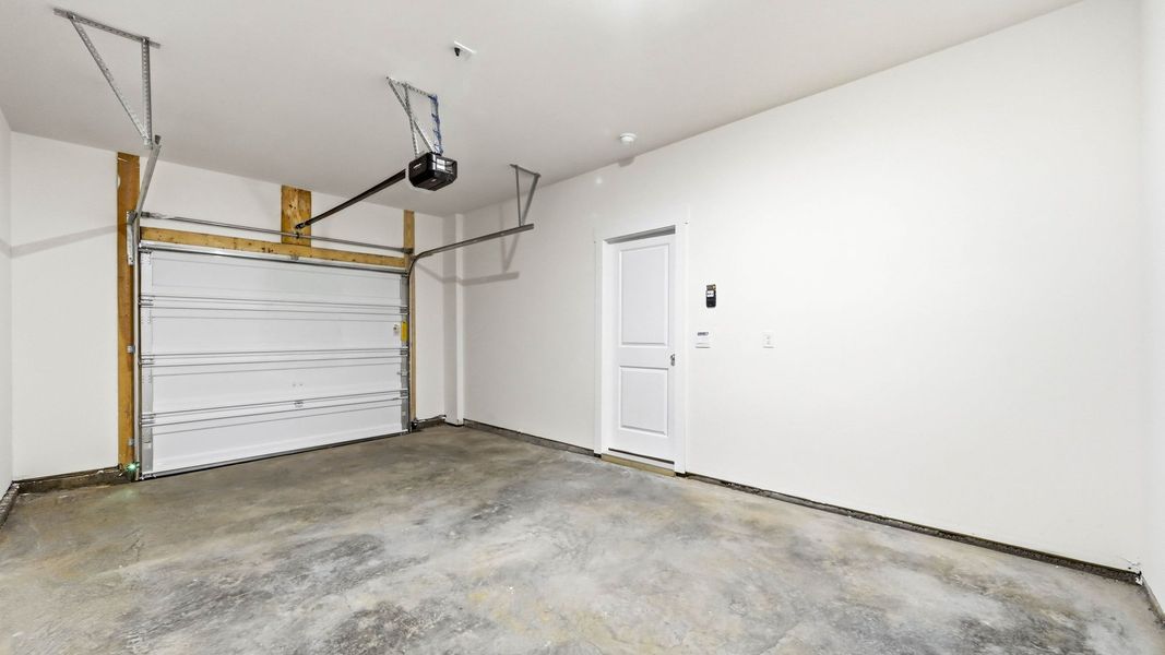 Spacious, unfurnished interior of a new home in The Arbor Townhomes, Kingsport (Image 21).