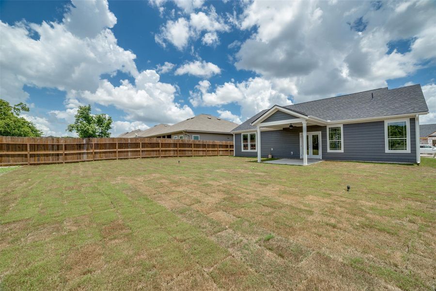 Exterior details and patio area of a home in Marion Park, Marion (Image 22).