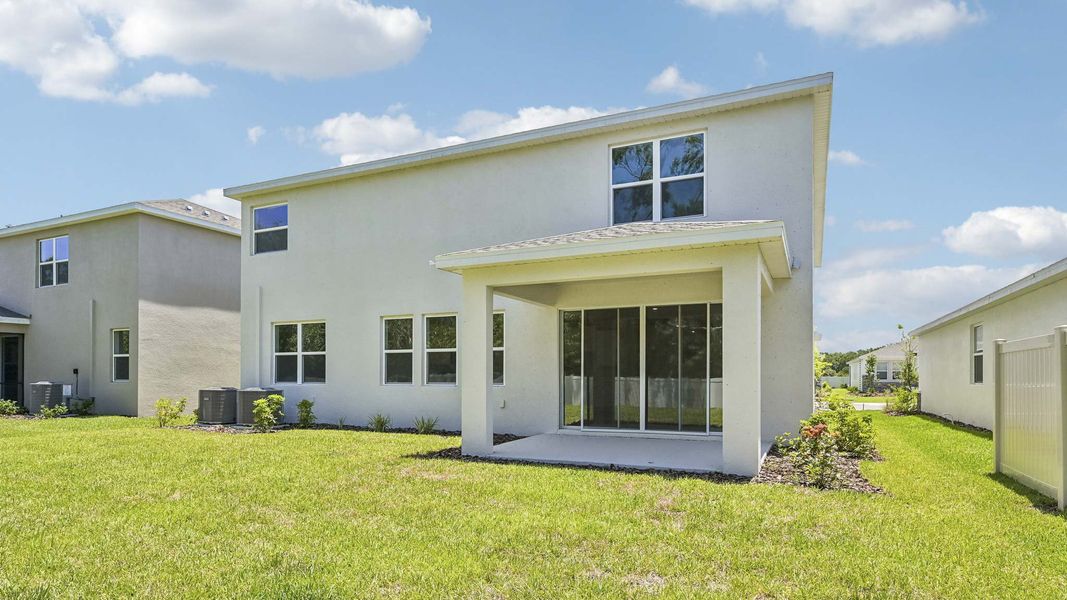 Representative exterior details of a home built from the Torino by D.R. Horton in Star Farms at Lakewood Ranch, Bradenton (Image 4).