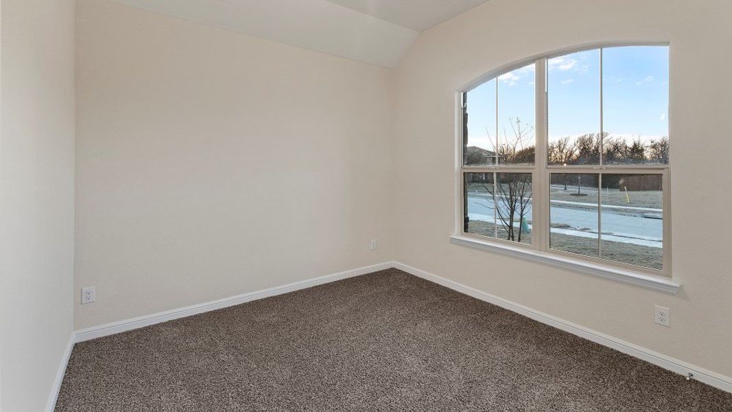 Representative unfurnished interior of a home built from the Brock by D.R. Horton in Lakeview Pointe, Grand Prairie (Image 31).