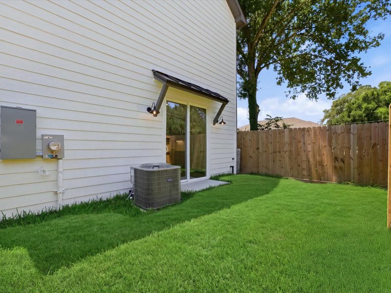 Exterior details and patio area of a home in , Houston (Image 19).