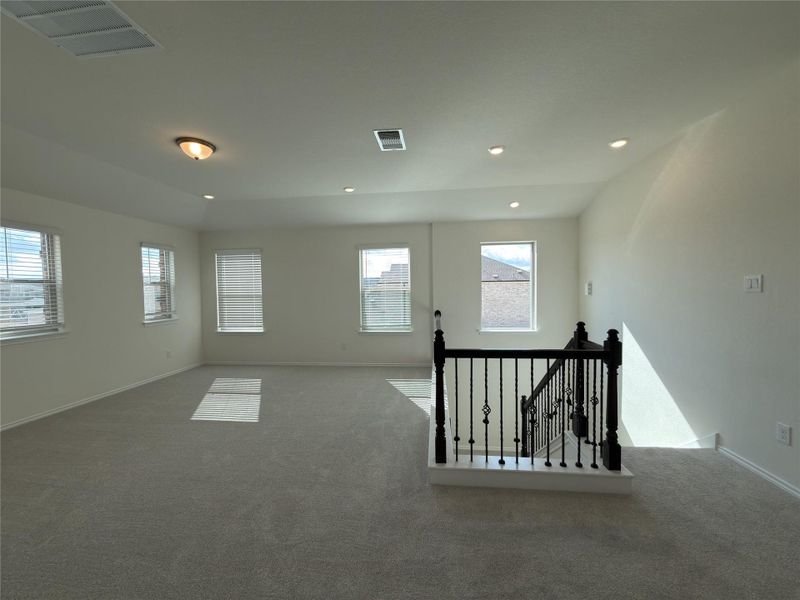Spacious, unfurnished interior of a new home in River Bluff, Leander (Image 29).