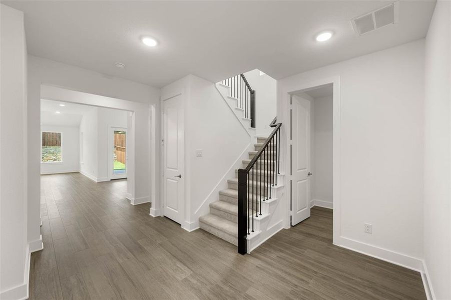 2223 Shady Elm- ENtry-2 2223 Shady Elm- ENtry-2