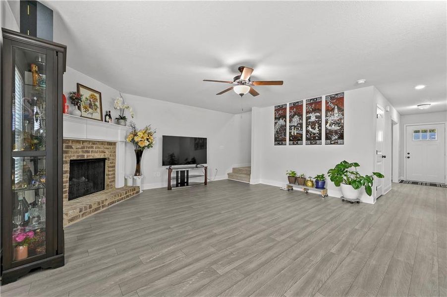 Spacious, unfurnished interior of a new home in , Jefferson (Image 18).