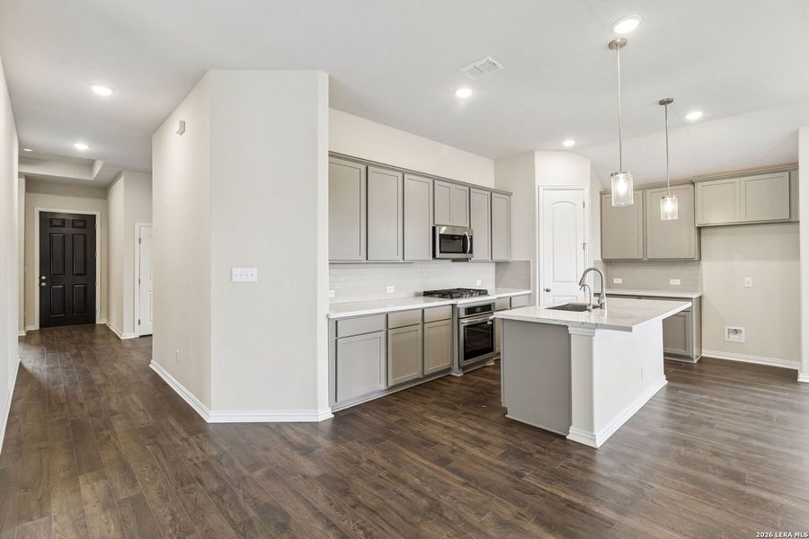 Furnished interior view inside a new home in Stream Waters, Seguin (Image 8). Furnished interior view inside a new home in Stream Waters, Seguin (Image 8).