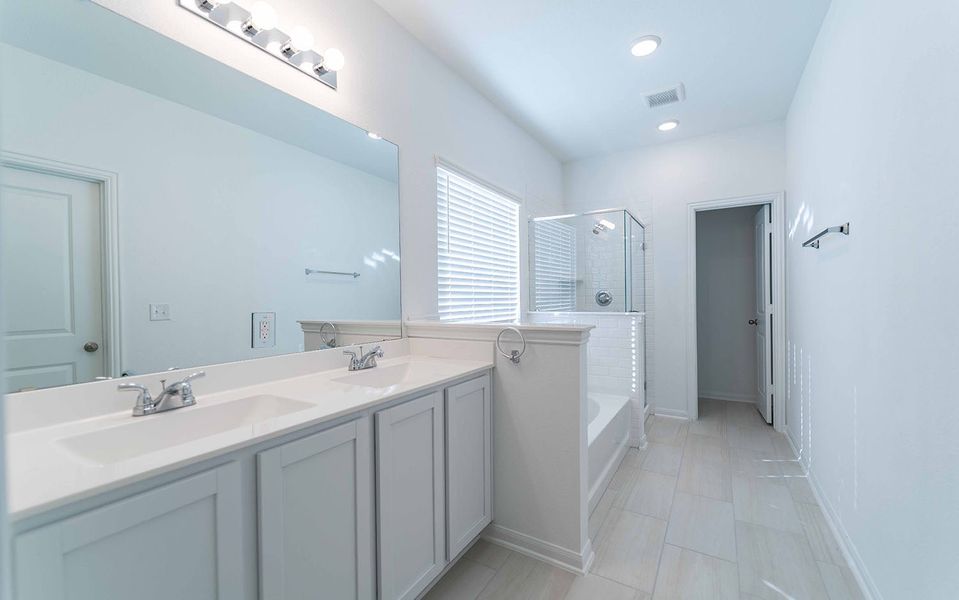 Furnished interior view inside a new home in Paramount, Kyle (Image 8).