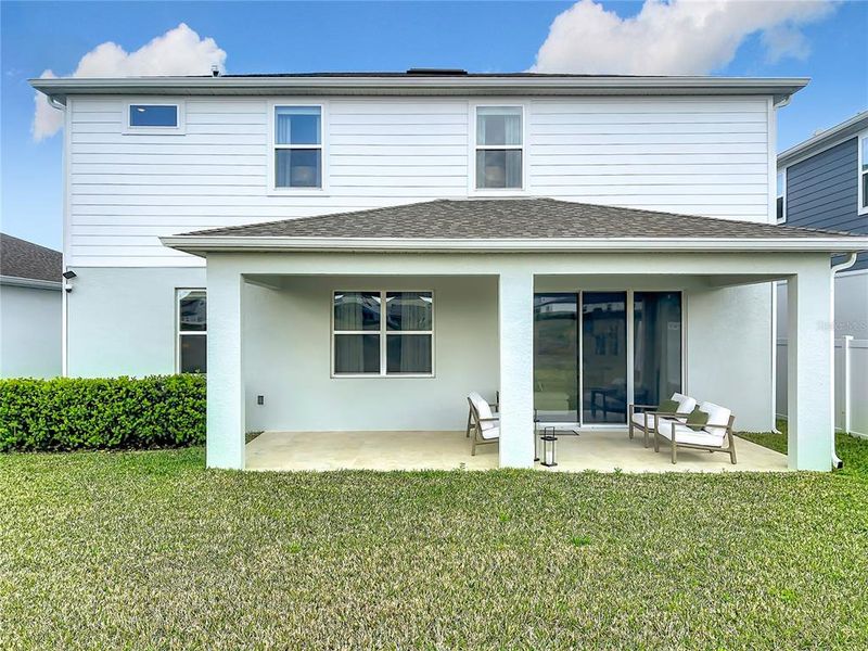 Exterior details and patio area of a home in Summerlake Reserve, Winter Garden (Image 23).