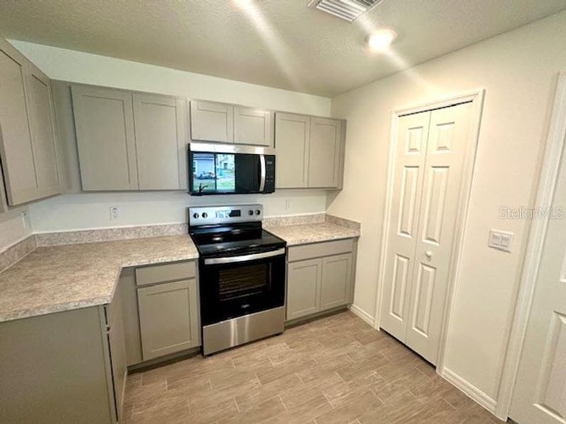Furnished interior view inside a new home in Palm Coast, Palm Coast (Image 5).