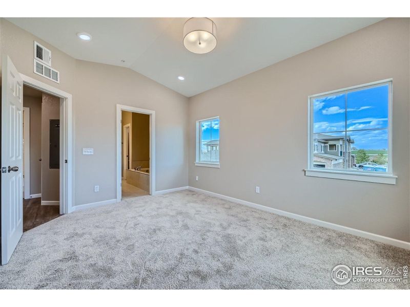 Spacious, unfurnished interior of a new home in , Longmont (Image 16).