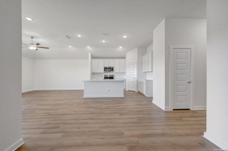 Spacious, unfurnished interior of a new home in Paloma Park, Converse (Image 43).