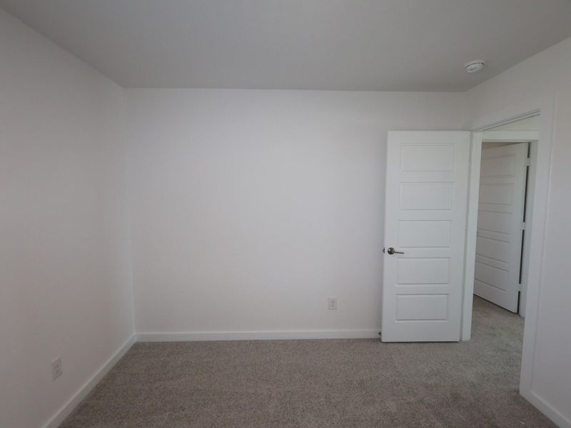 Spacious, unfurnished interior of a new home in Miller's Pond, Rosenberg (Image 37).