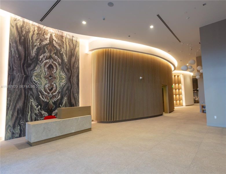 Community amenities in , Miami (Image 11).